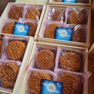 Mooncakes are originally from China with a long and rich history dating back over 1000 years. 1